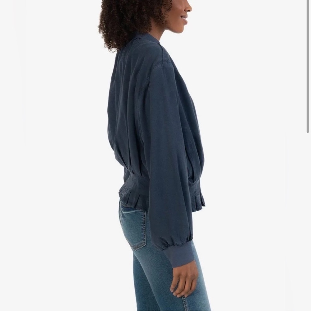 Kut from the Kloth Alina Pleated Bomber Jacket with pockets Large NWT - Picture 3 of 11